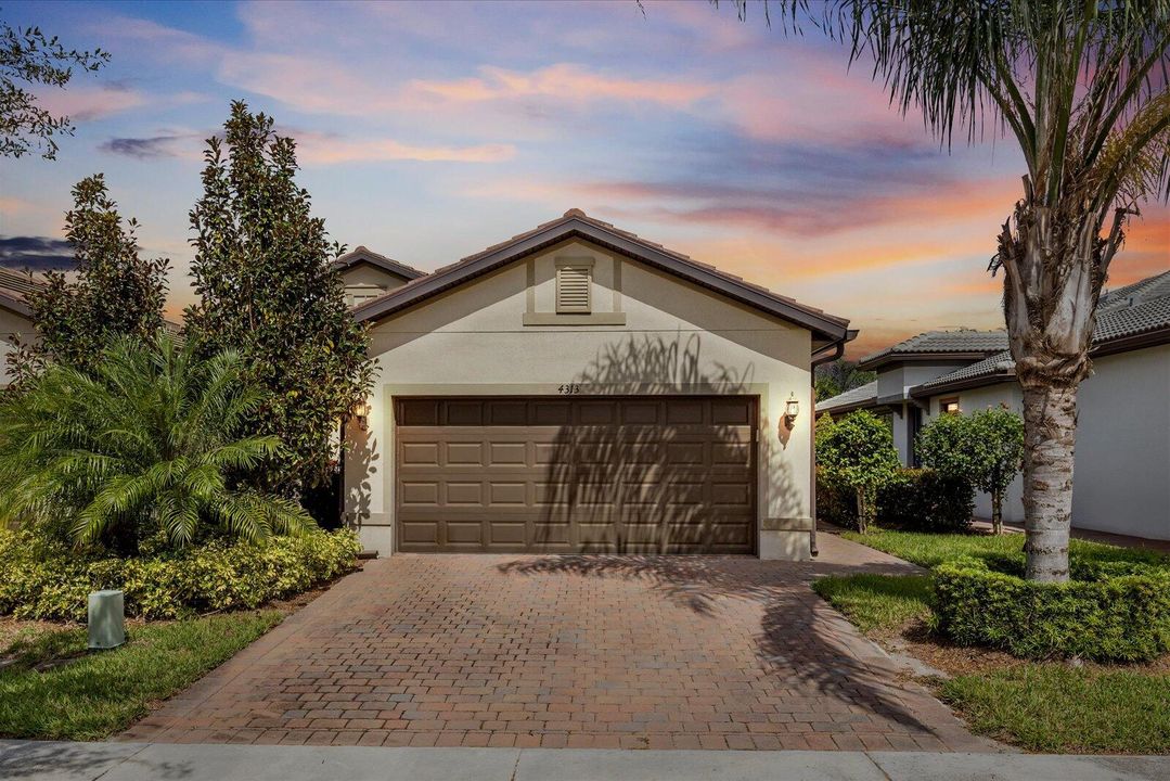 На продажу: $420,000 (2 спален, 2 ванн, 1554 Квадратных фут)