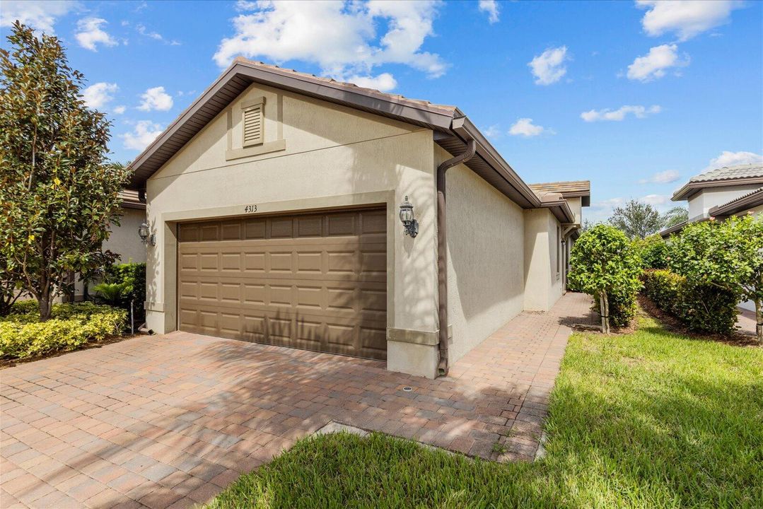 На продажу: $420,000 (2 спален, 2 ванн, 1554 Квадратных фут)