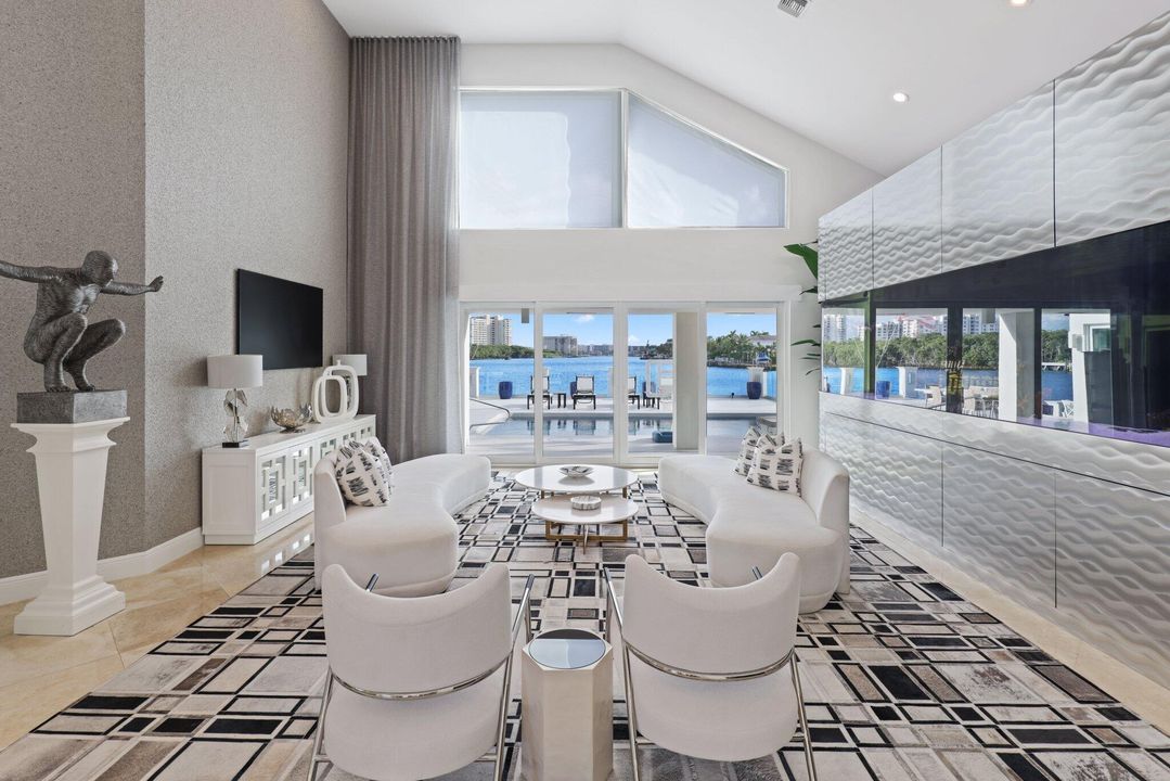 На продажу: $13,900,000 (5 спален, 7 ванн, 7022 Квадратных фут)