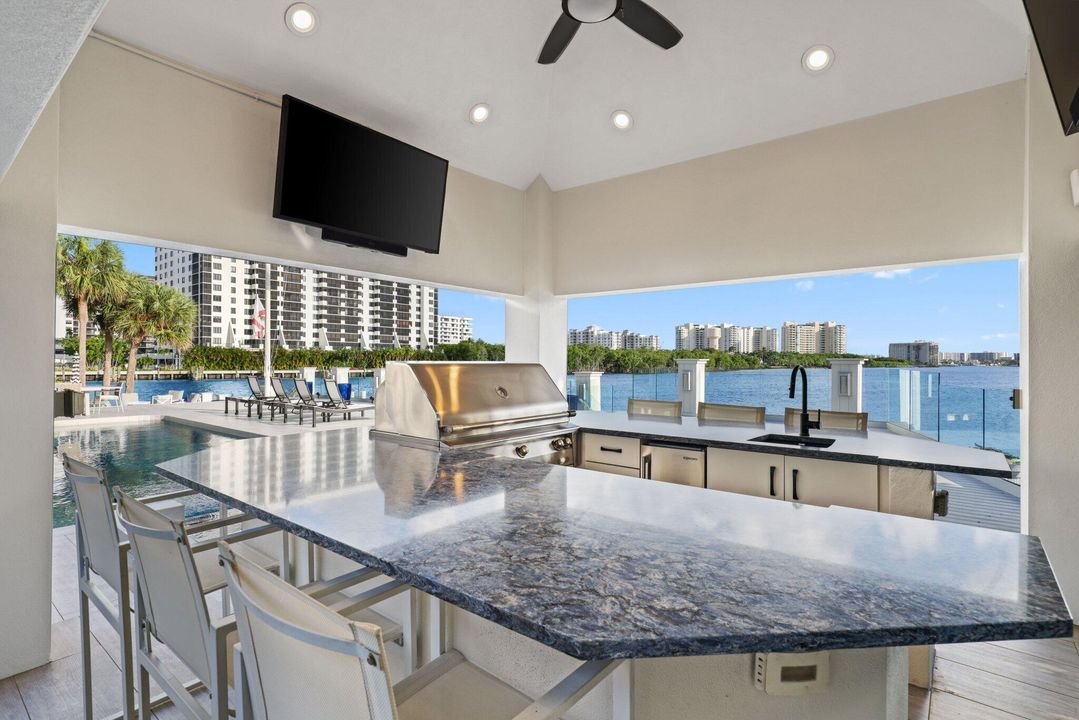 На продажу: $13,900,000 (5 спален, 7 ванн, 7022 Квадратных фут)