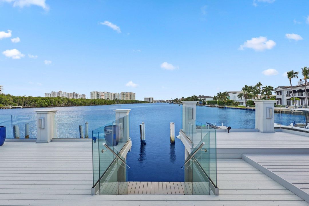 На продажу: $13,900,000 (5 спален, 7 ванн, 7022 Квадратных фут)