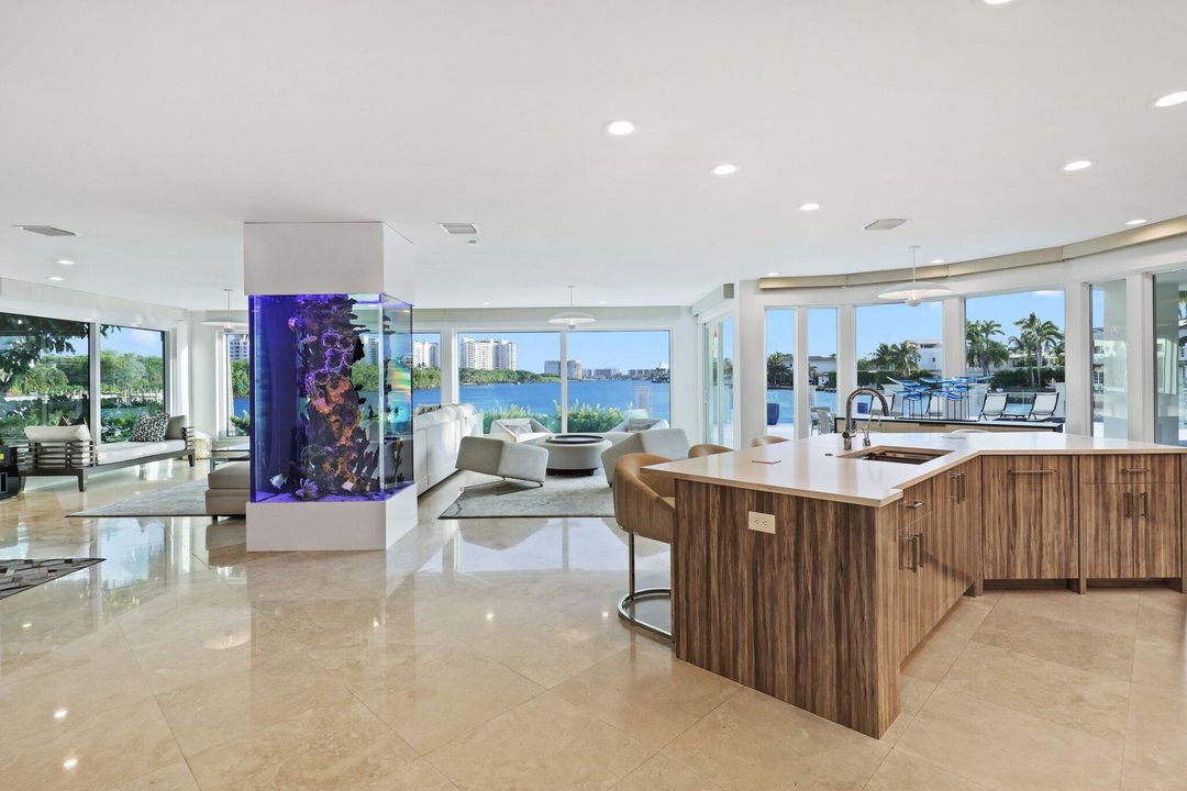 На продажу: $13,900,000 (5 спален, 7 ванн, 7022 Квадратных фут)