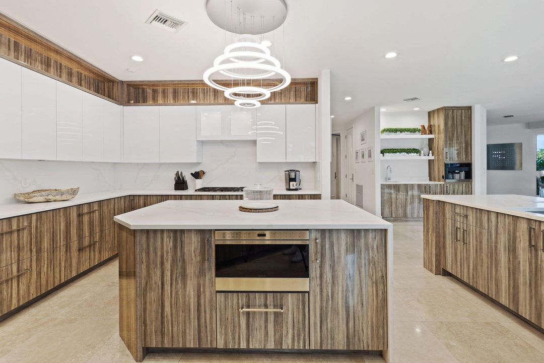 На продажу: $13,900,000 (5 спален, 7 ванн, 7022 Квадратных фут)