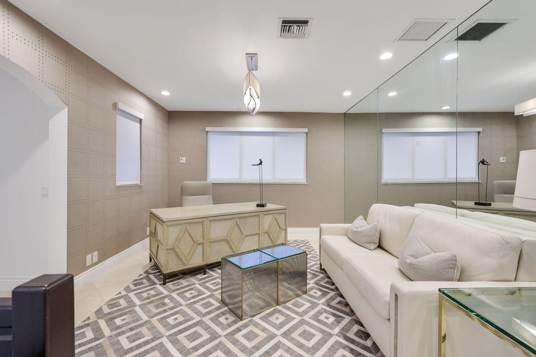 На продажу: $13,900,000 (5 спален, 7 ванн, 7022 Квадратных фут)