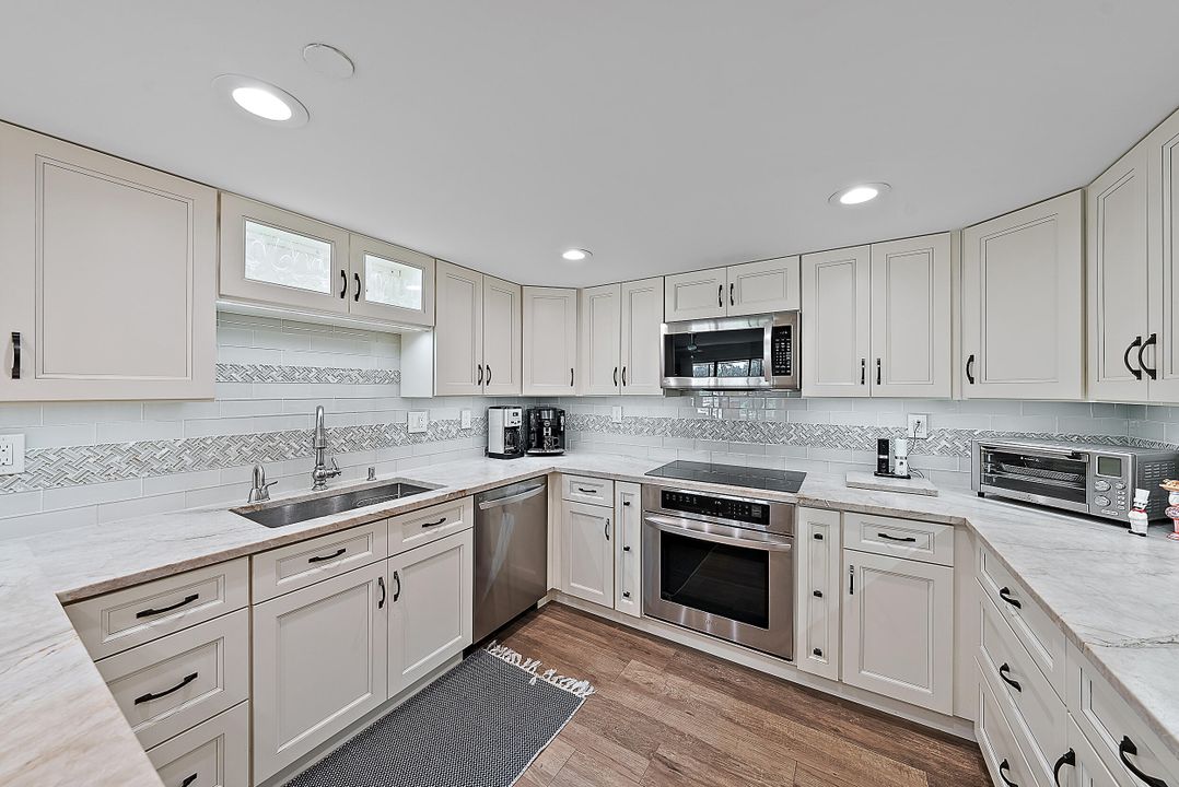 Active With Contract: $1,250,000 (3 beds, 2 baths, 1606 Square Feet)