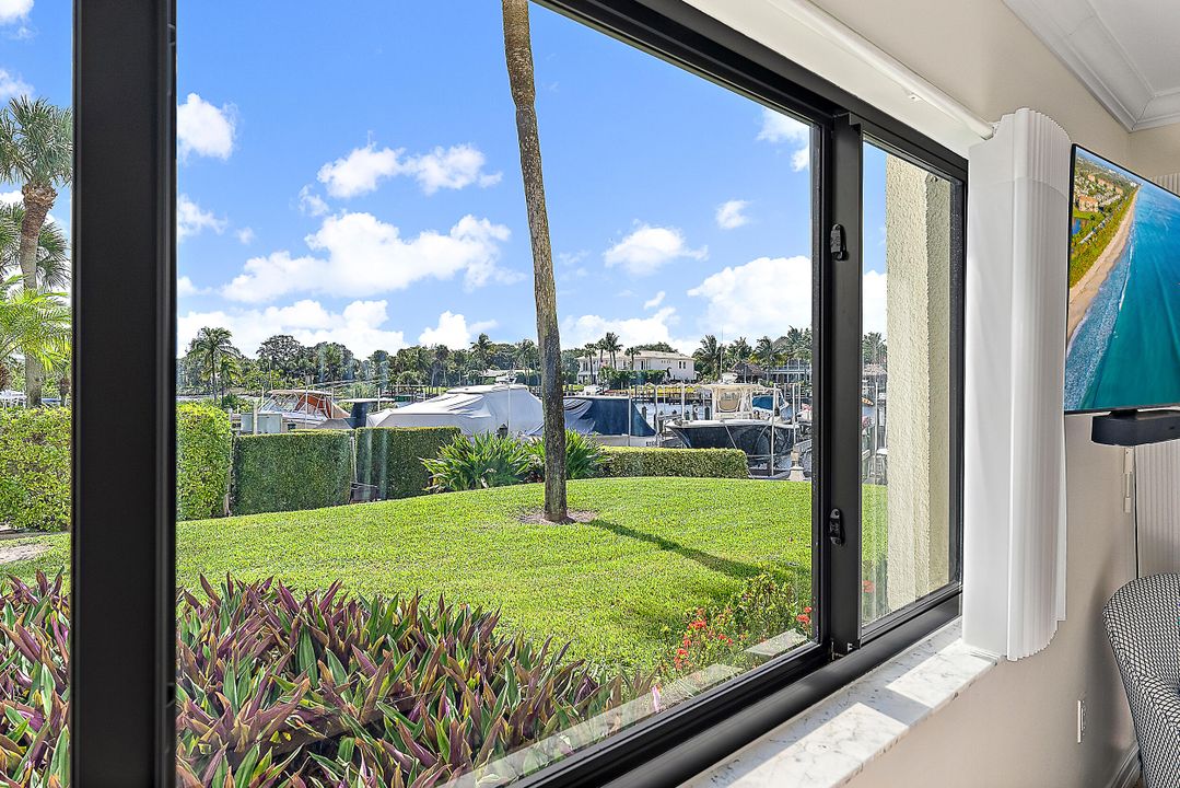 Active With Contract: $1,250,000 (3 beds, 2 baths, 1606 Square Feet)