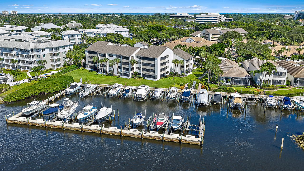 Active With Contract: $1,250,000 (3 beds, 2 baths, 1606 Square Feet)