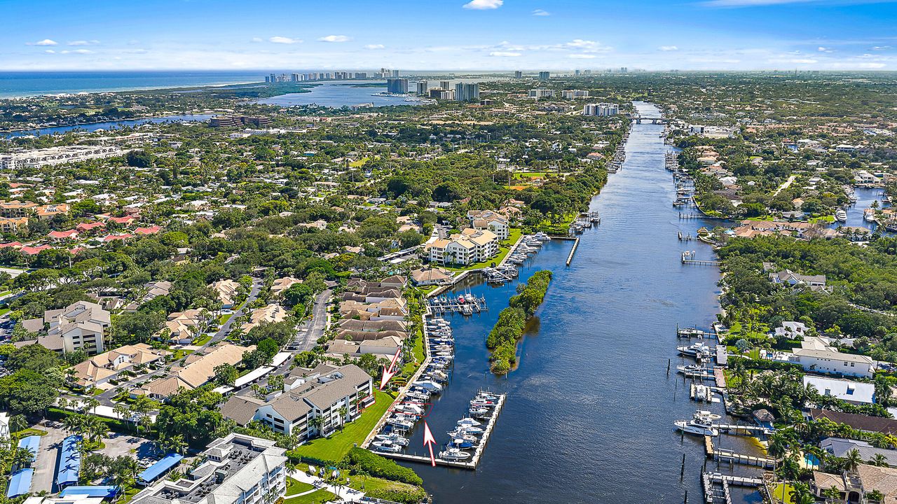 Active With Contract: $1,250,000 (3 beds, 2 baths, 1606 Square Feet)