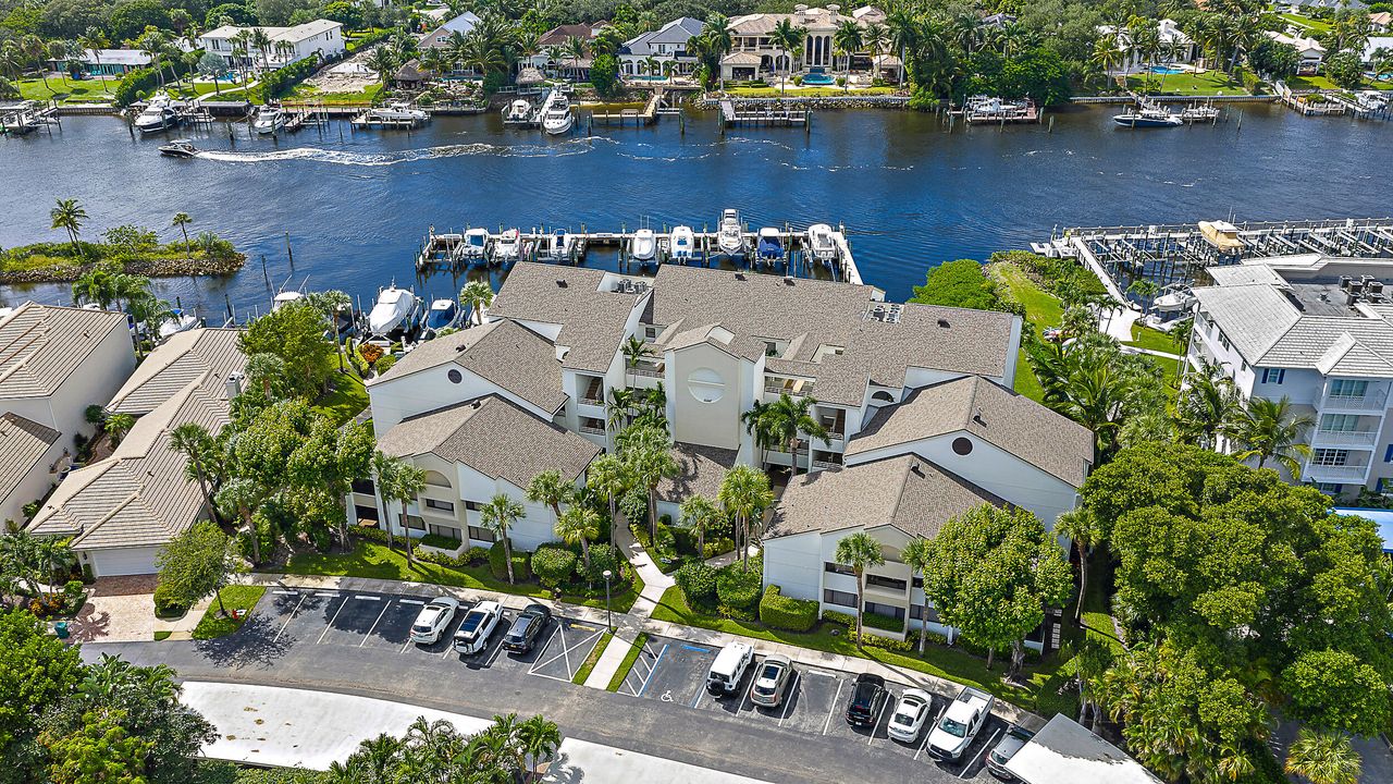 Active With Contract: $1,250,000 (3 beds, 2 baths, 1606 Square Feet)