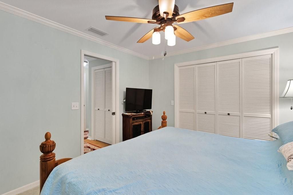 En Venta: $219,900 (2 camas, 2 baños, 1213 Pies cuadrados)