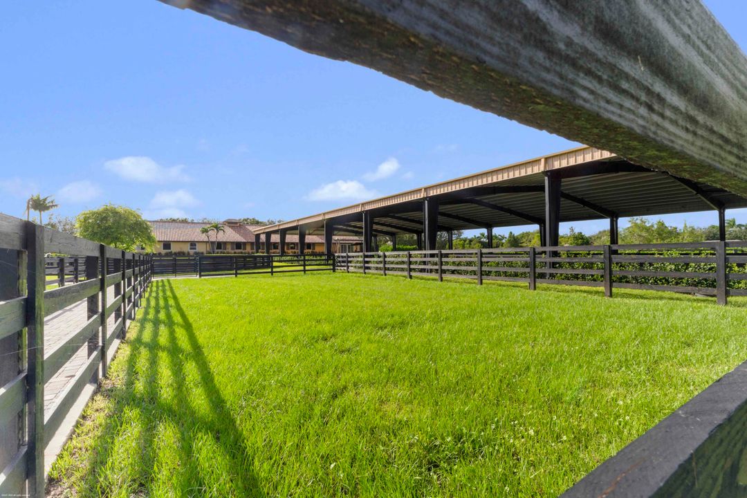 出租: $13,500 (1 贝兹, 2 浴室, 870 平方英尺)