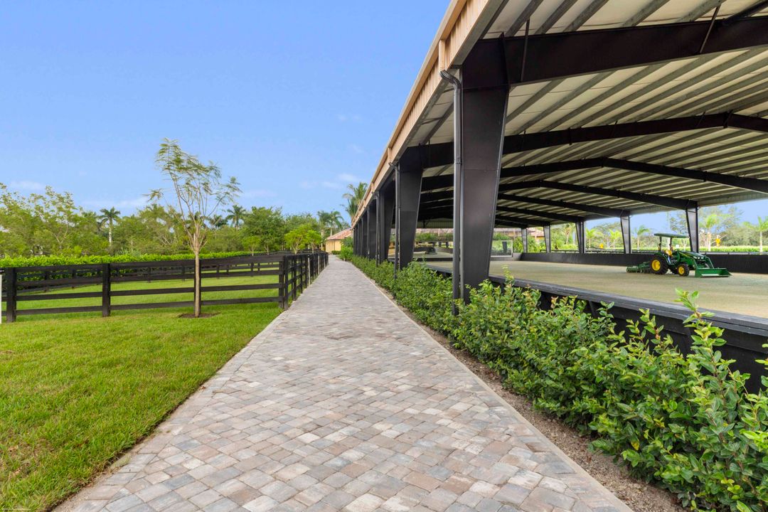 出租: $13,500 (1 贝兹, 2 浴室, 870 平方英尺)