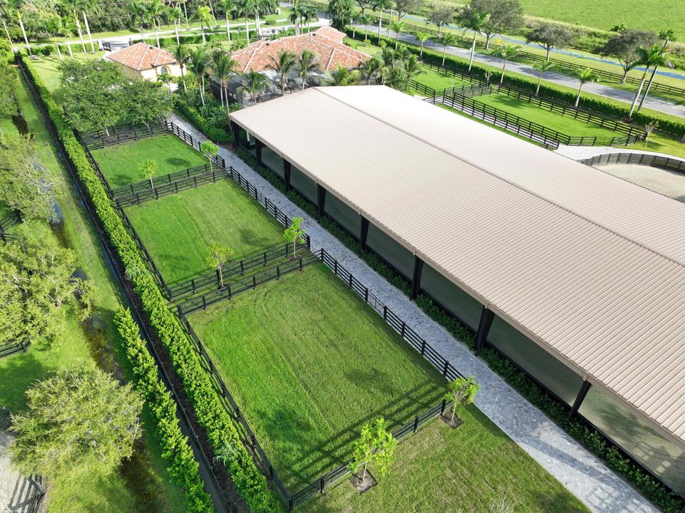 出租: $13,500 (1 贝兹, 2 浴室, 870 平方英尺)