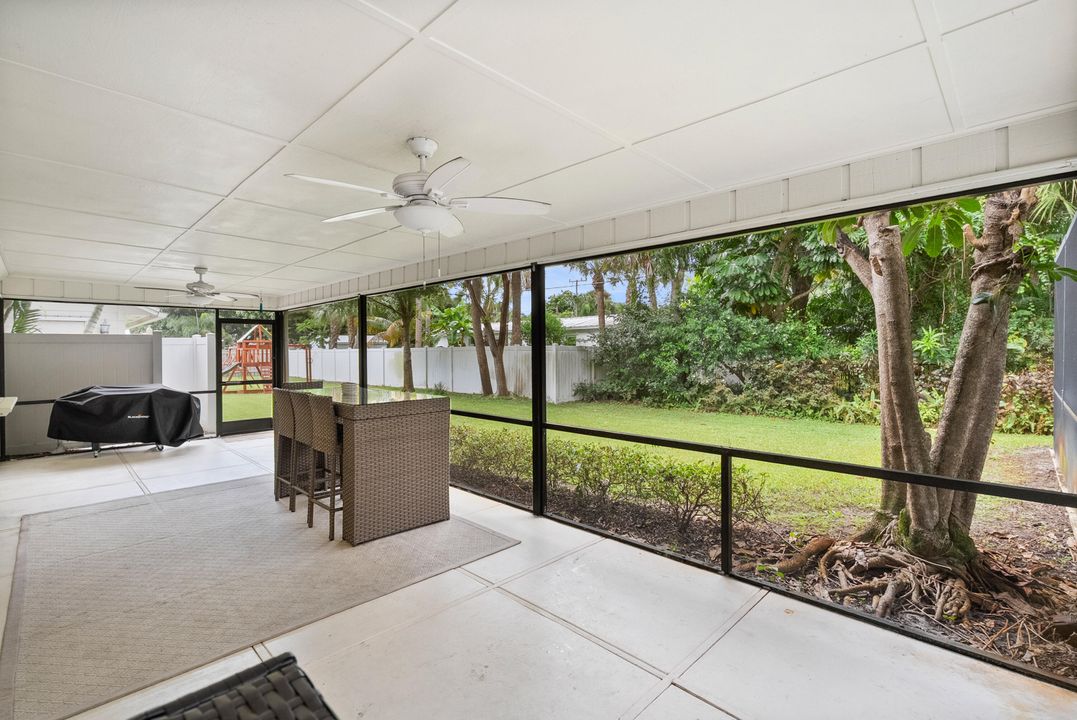 For Sale: $825,000 (3 beds, 2 baths, 2100 Square Feet)