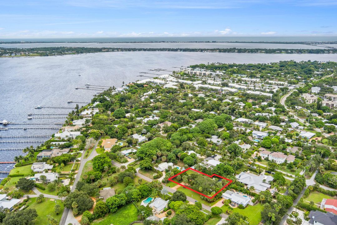 For Sale: $825,000 (3 beds, 2 baths, 2100 Square Feet)