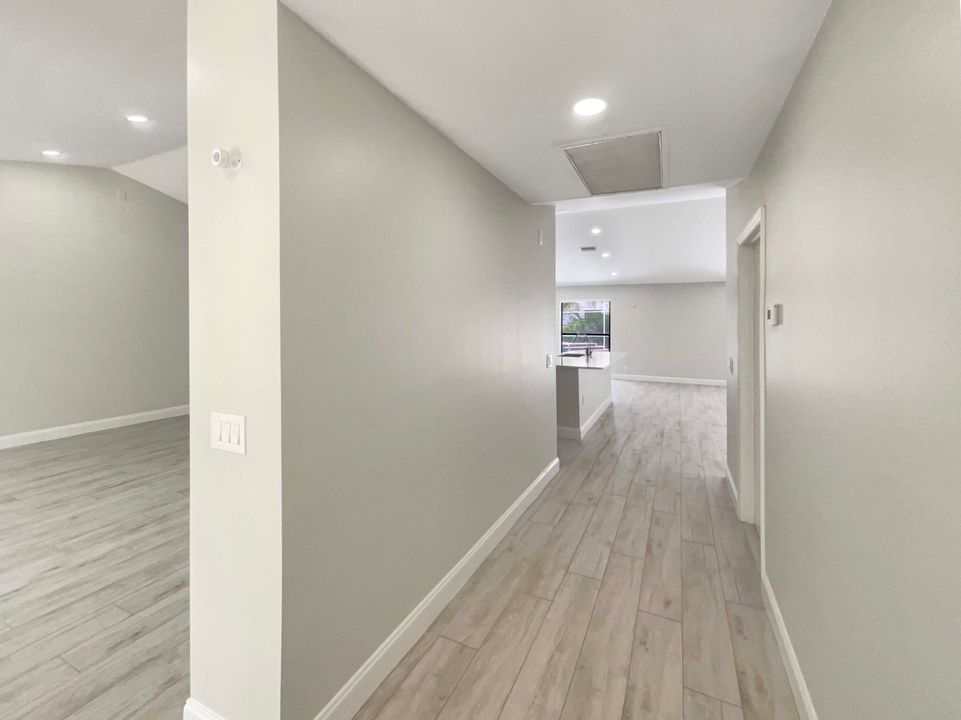 Под контрактом: $825,000 (4 спален, 3 ванн, 2337 Квадратных фут)