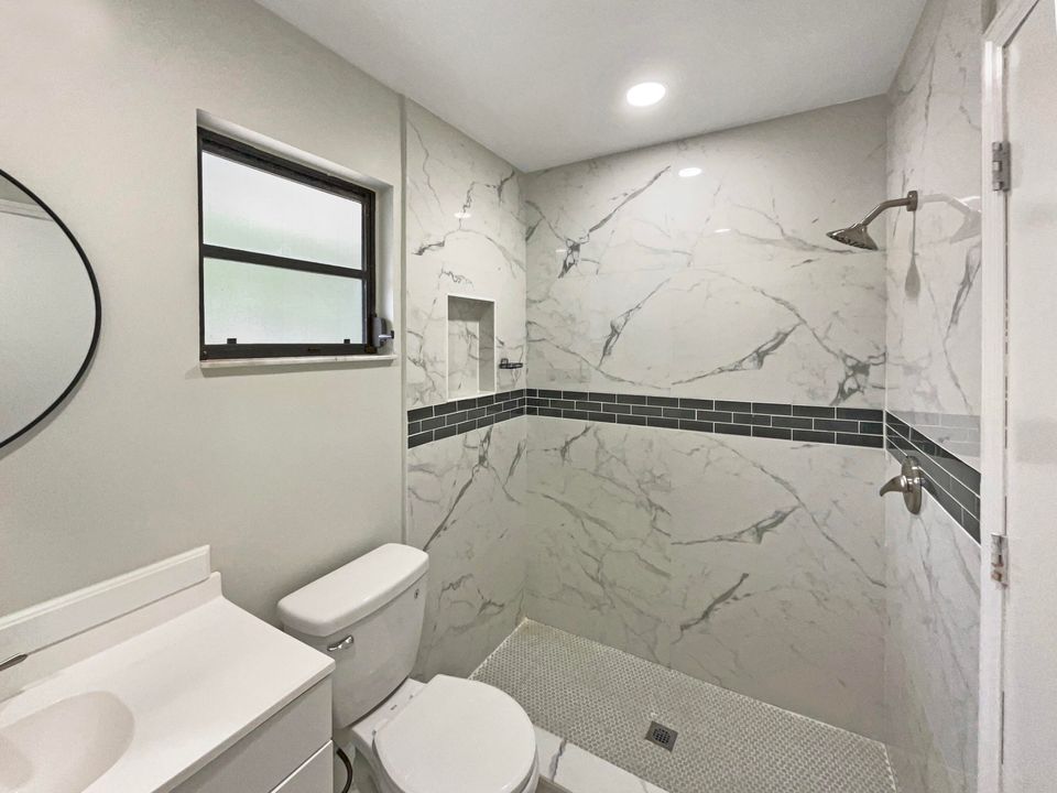 Под контрактом: $825,000 (4 спален, 3 ванн, 2337 Квадратных фут)