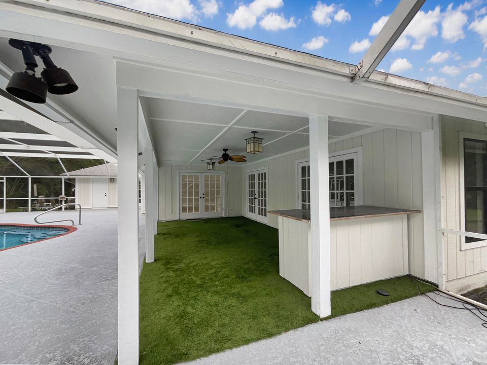 Под контрактом: $825,000 (4 спален, 3 ванн, 2337 Квадратных фут)