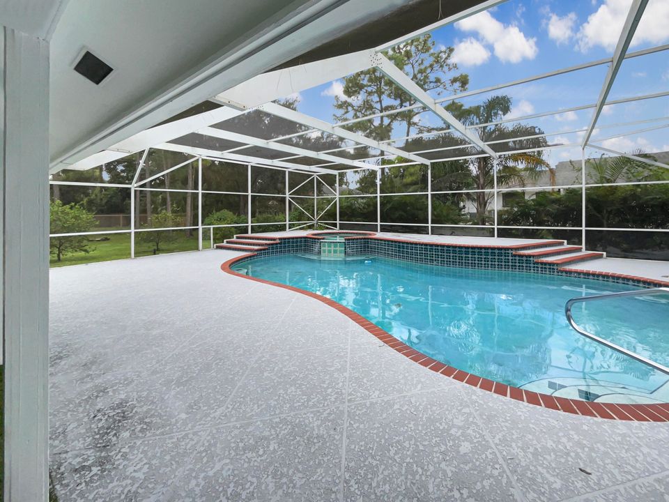 Под контрактом: $825,000 (4 спален, 3 ванн, 2337 Квадратных фут)