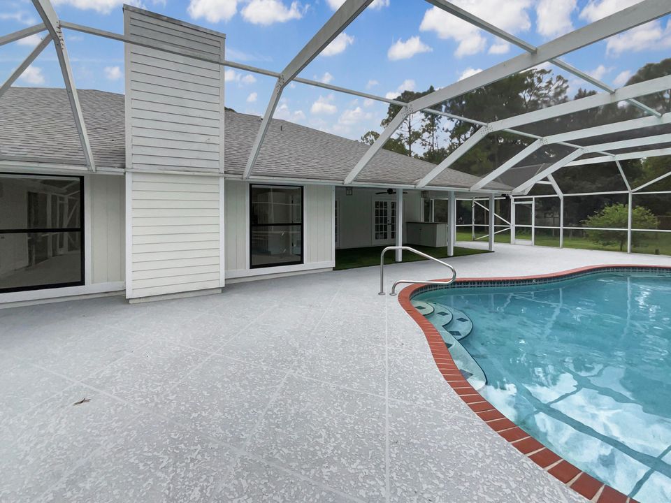 Под контрактом: $825,000 (4 спален, 3 ванн, 2337 Квадратных фут)