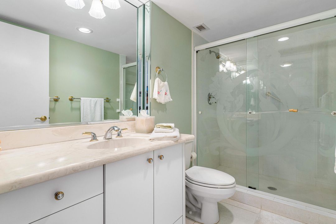 На продажу: $419,000 (2 спален, 2 ванн, 1200 Квадратных фут)