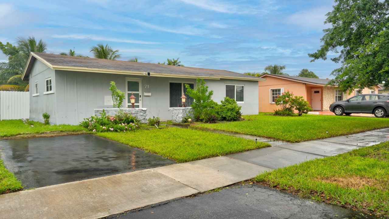 Active With Contract: $420,000 (2 beds, 1 baths, 1125 Square Feet)