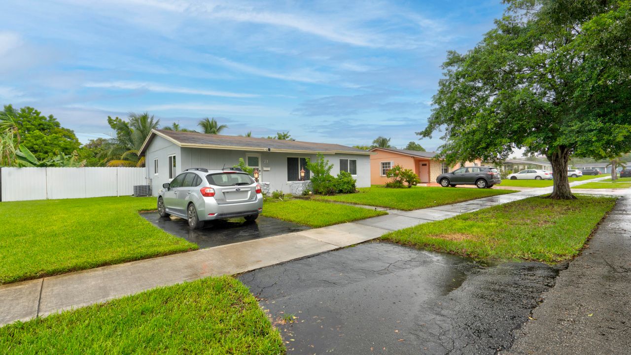 Active With Contract: $420,000 (2 beds, 1 baths, 1125 Square Feet)