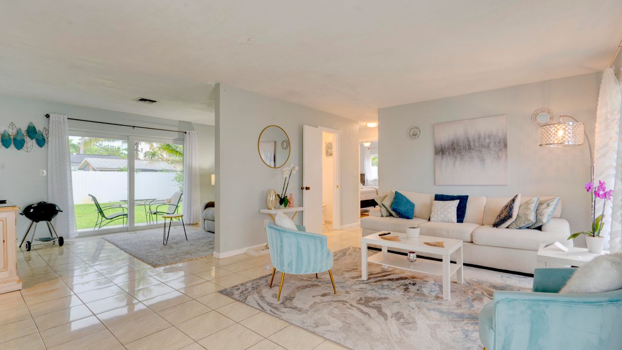 Active With Contract: $420,000 (2 beds, 1 baths, 1125 Square Feet)