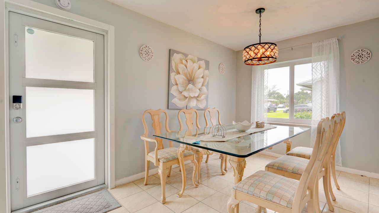 Active With Contract: $420,000 (2 beds, 1 baths, 1125 Square Feet)