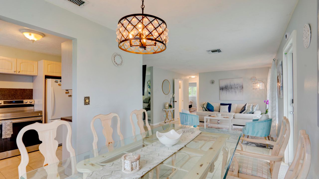 Active With Contract: $420,000 (2 beds, 1 baths, 1125 Square Feet)