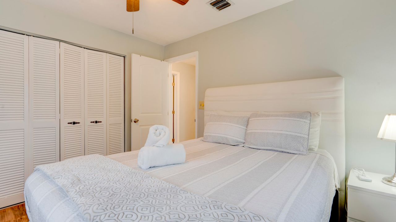 Active With Contract: $420,000 (2 beds, 1 baths, 1125 Square Feet)