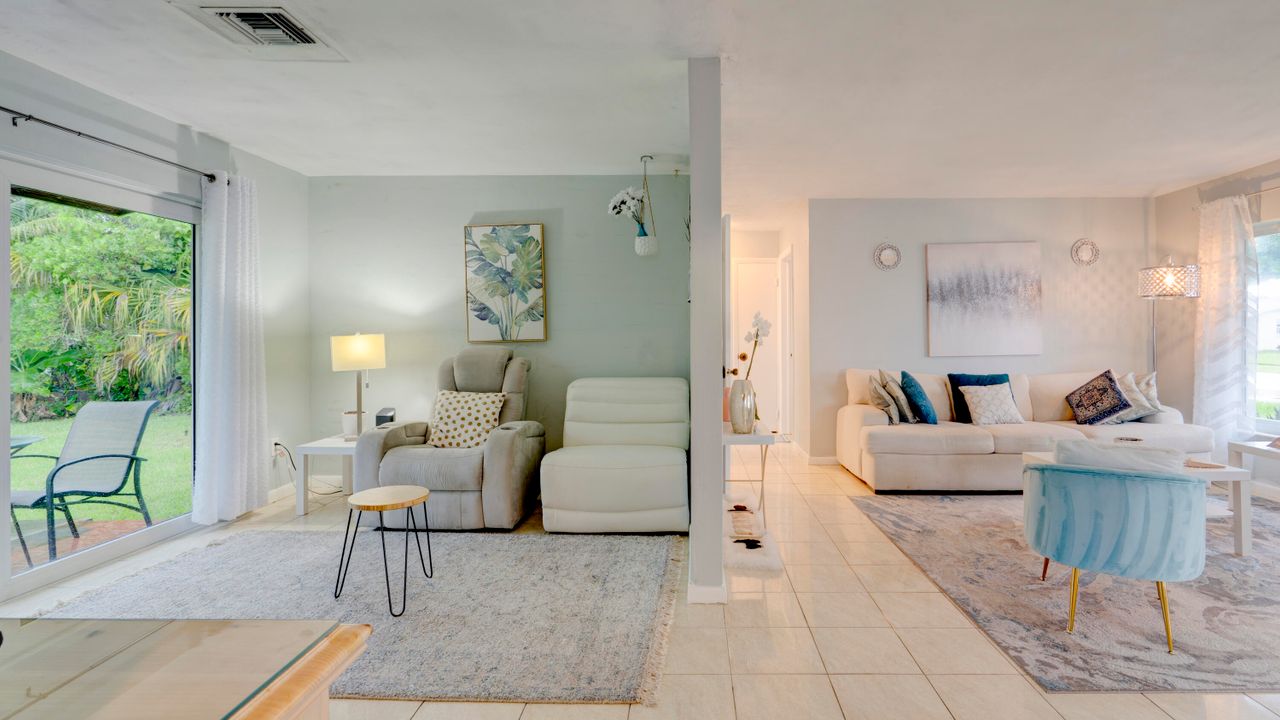 Active With Contract: $420,000 (2 beds, 1 baths, 1125 Square Feet)