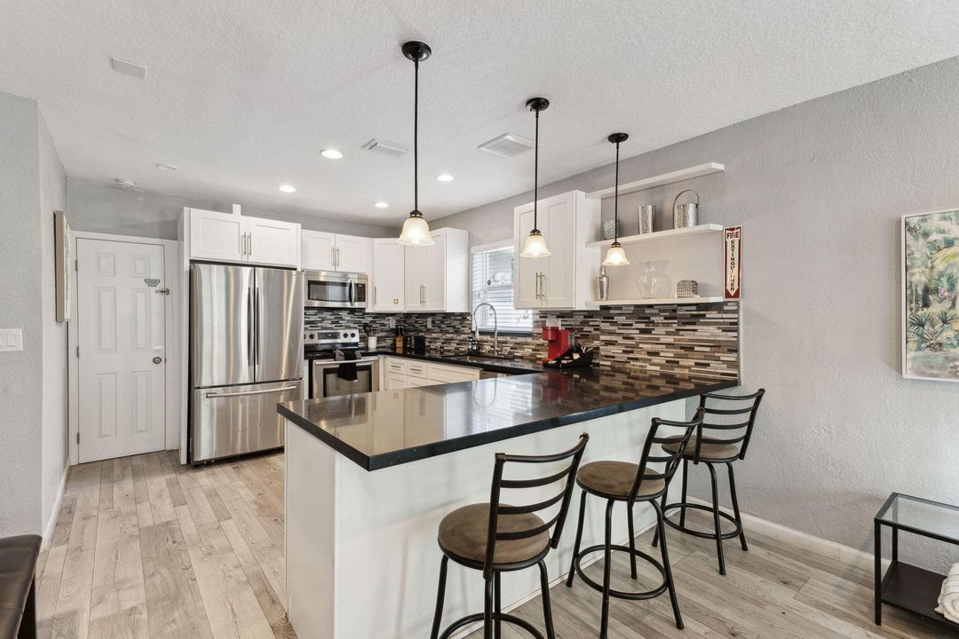 待售: $775,000 (3 贝兹, 2 浴室, 1347 平方英尺)