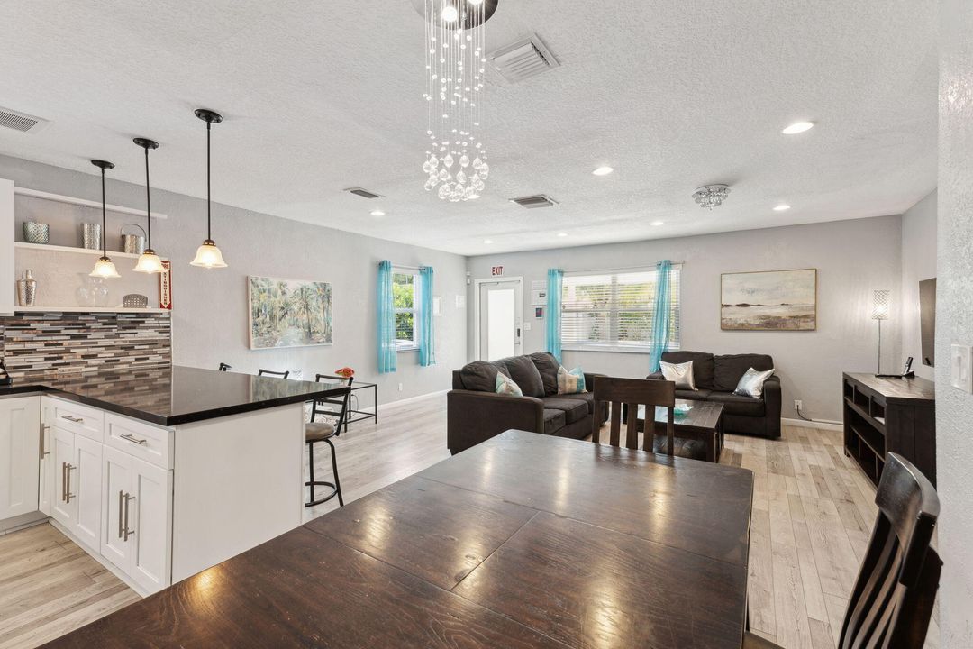 待售: $775,000 (3 贝兹, 2 浴室, 1347 平方英尺)