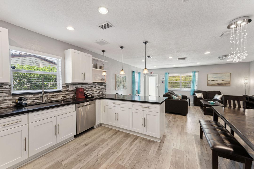 待售: $775,000 (3 贝兹, 2 浴室, 1347 平方英尺)