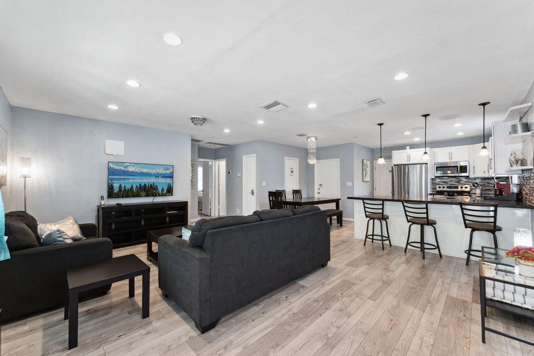 待售: $775,000 (3 贝兹, 2 浴室, 1347 平方英尺)