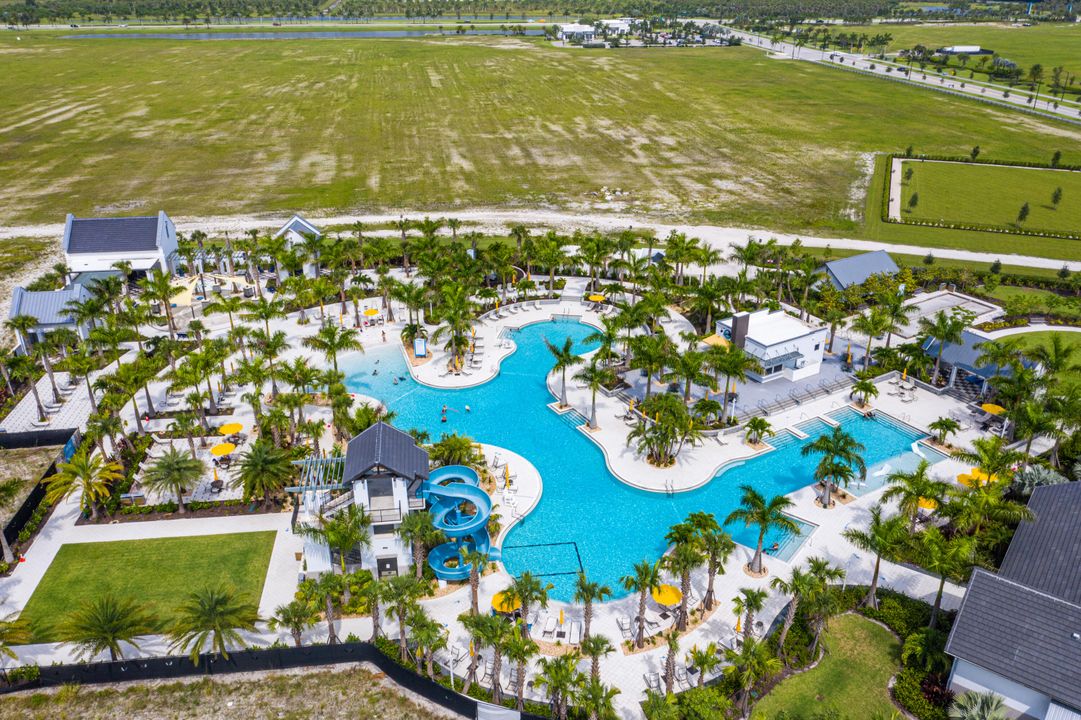 合同活跃: $3,500 (3 贝兹, 2 浴室, 1938 平方英尺)