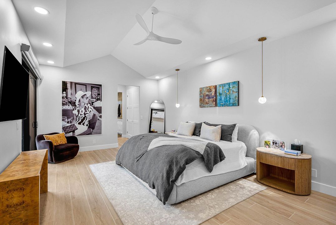 合同活跃: $1,750,000 (3 贝兹, 4 浴室, 2291 平方英尺)