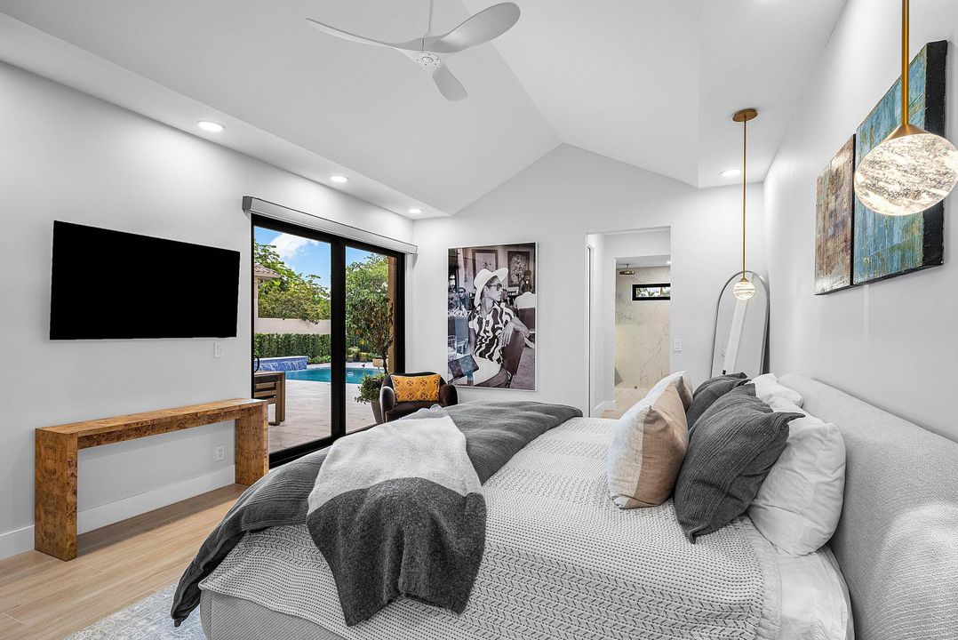 合同活跃: $1,750,000 (3 贝兹, 4 浴室, 2291 平方英尺)