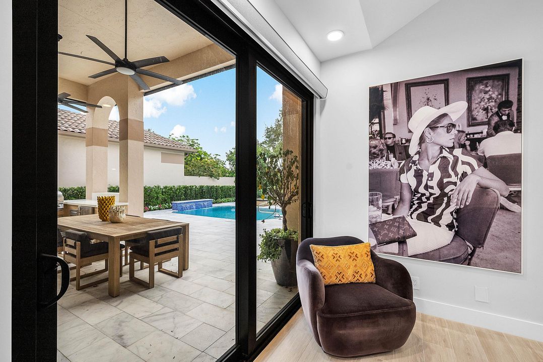 合同活跃: $1,750,000 (3 贝兹, 4 浴室, 2291 平方英尺)