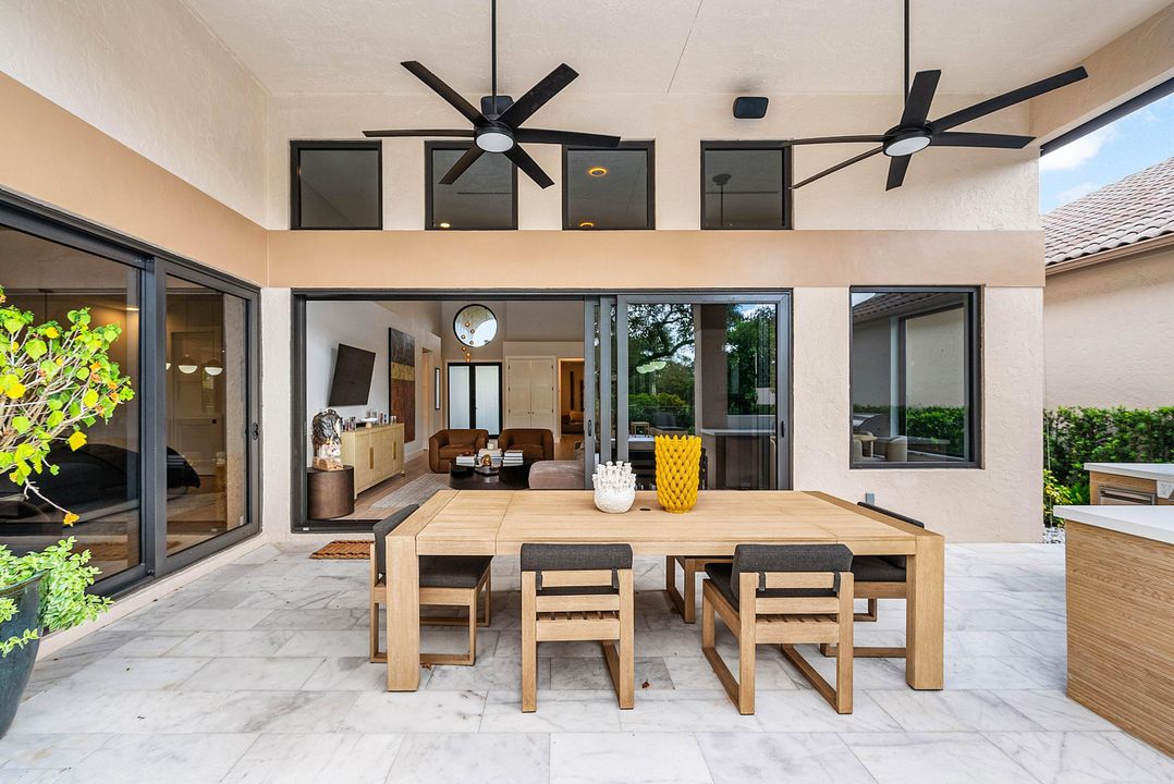 合同活跃: $1,750,000 (3 贝兹, 4 浴室, 2291 平方英尺)