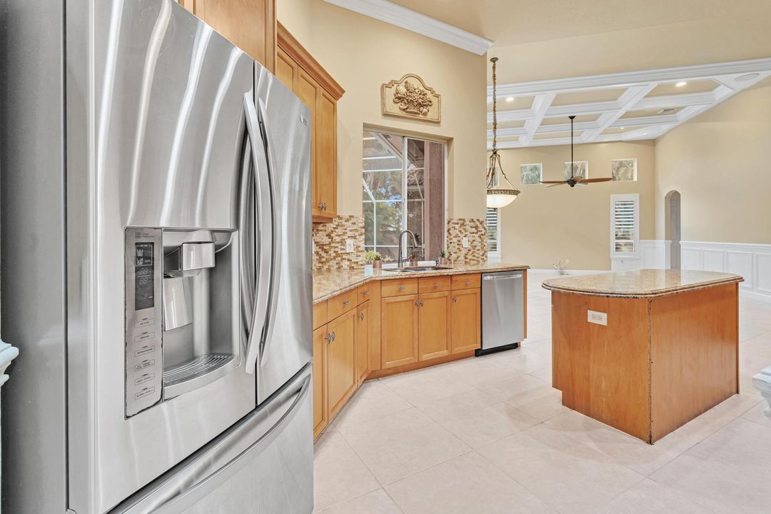 For Sale: $1,225,000 (5 beds, 3 baths, 3541 Square Feet)