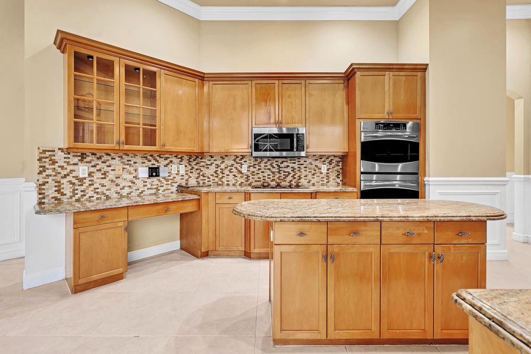 For Sale: $1,225,000 (5 beds, 3 baths, 3541 Square Feet)