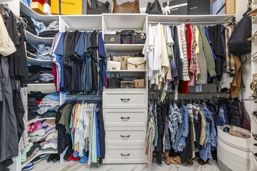 出租: $8,000 (4 贝兹, 3 浴室, 1920 平方英尺)