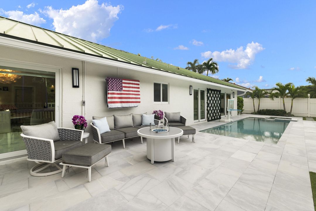 出租: $8,000 (4 贝兹, 3 浴室, 1920 平方英尺)