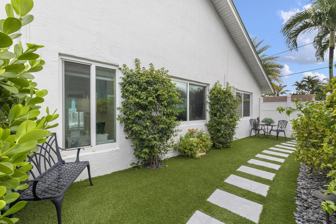 出租: $8,000 (4 贝兹, 3 浴室, 1920 平方英尺)