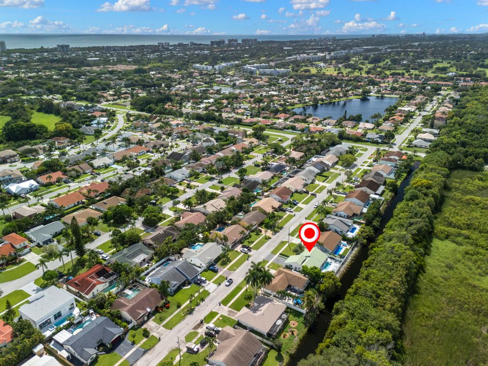 出租: $8,000 (4 贝兹, 3 浴室, 1920 平方英尺)