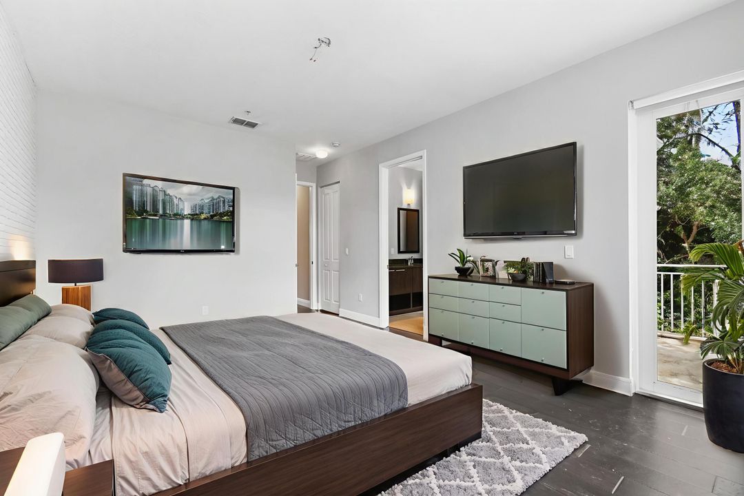 合同活跃: $4,200 (3 贝兹, 2 浴室, 1839 平方英尺)