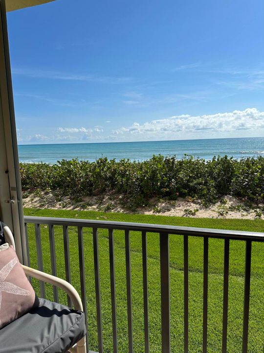 For Sale: $339,900 (2 beds, 2 baths, 984 Square Feet)