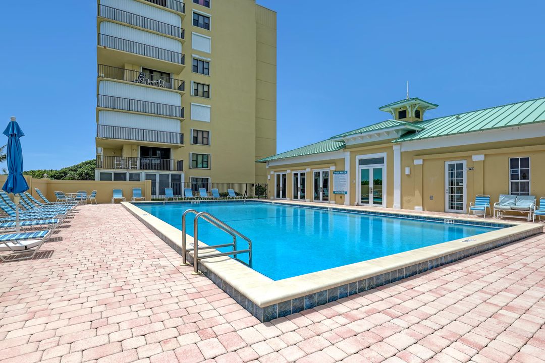 For Sale: $339,900 (2 beds, 2 baths, 984 Square Feet)